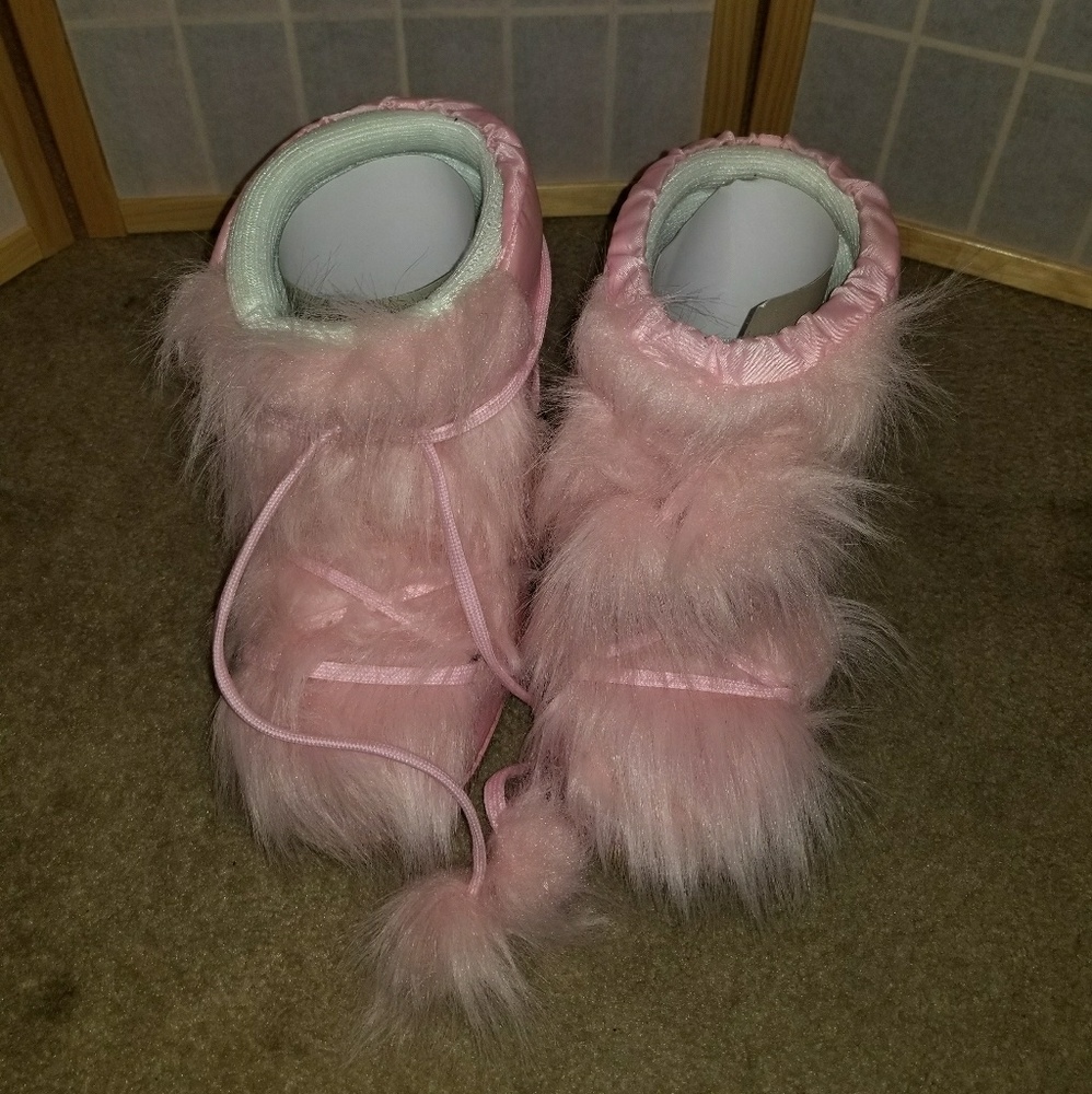 Moon boots